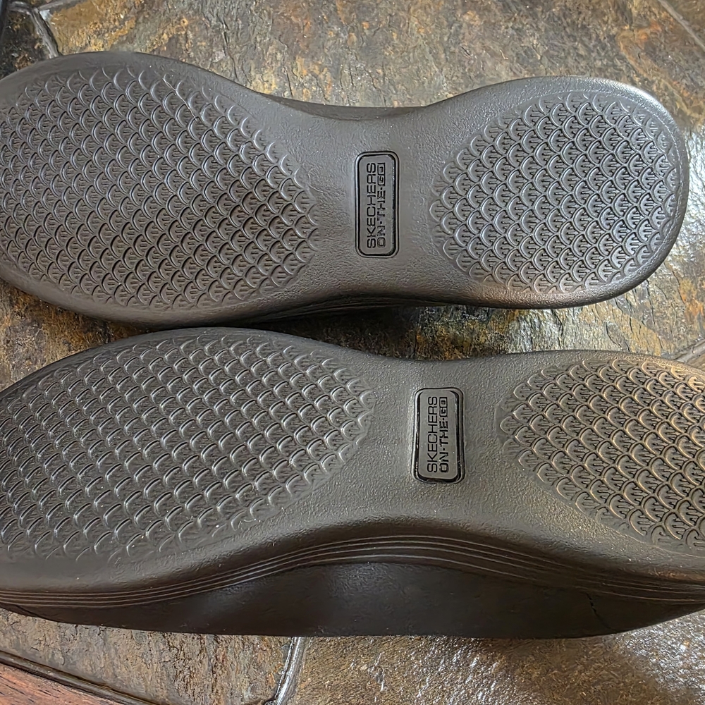 NWOB. Skechers On-the-GO Dreamy-Upscale Slip-On Shoes. Sz 9 - Picture 8 of 8
